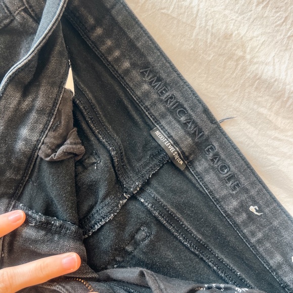 American Eagle - Black Stretch Skinny Jean - Size 2 - Picture 4 of 5